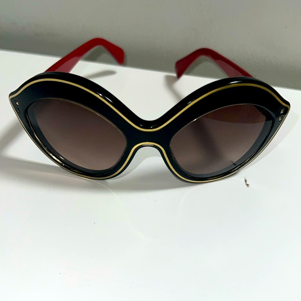 Valentino V6895 Sunglasses